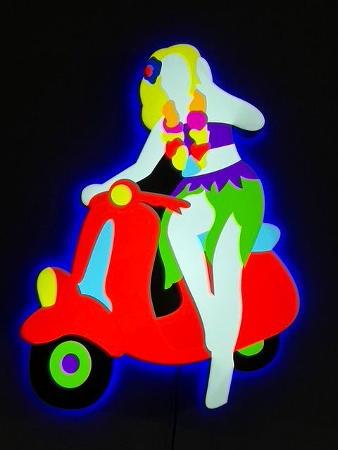 Pin Up Hawaii on vespa