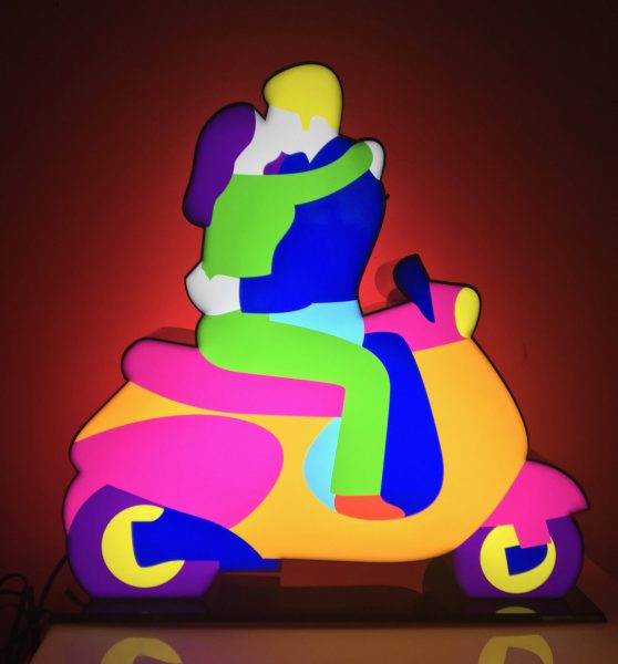 Vespa e Innamorati (Sculpture lumineuse en perspex )
