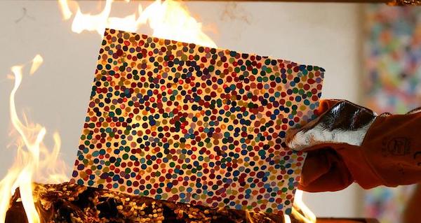 The Currency: Damien Hirst brûle ses œuvres d'art physiques