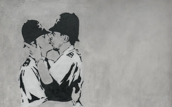 Banksy - Kissing Coppers